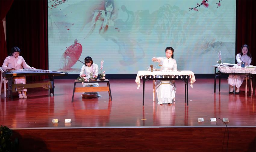 华体会hth·（体育）（中国）官方网站2019年度工作动员大会---传统文化展示《茶花墨韵》